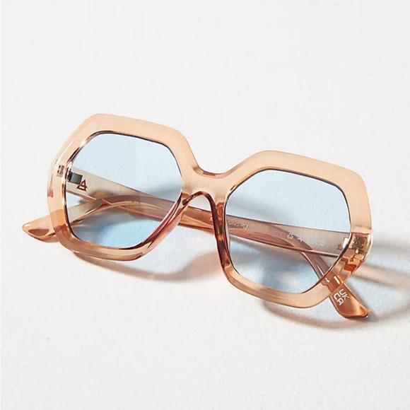 Anthropologie Accessories - AIRE Meteor Sunglasses
NWT
Anthologie
Color- Soft Pink